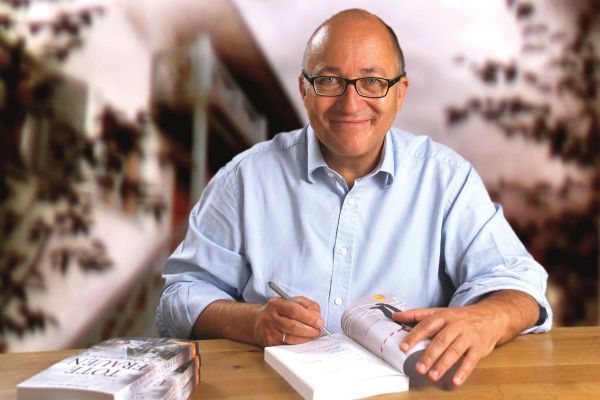 Krimiautor Ralph Neubauer ©Frank Kuester